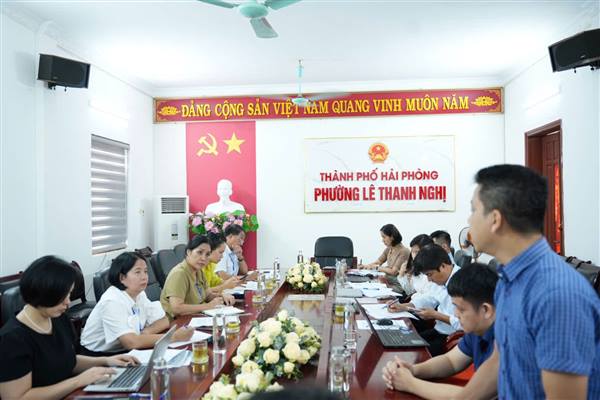 Đoàn của thành phố Hải Phòng kiểm tra công tác CCHC tại Phường Lê Thanh Nghị