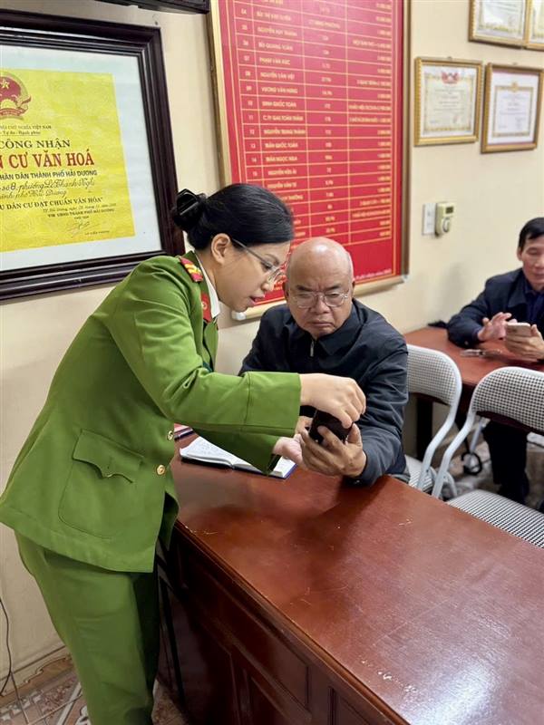 TĂNG CƯỜNG TRIỂN KHAI LẤY Ý KIẾN NHÂN DÂN VÀO CÁC DỰ THẢO VĂN KIỆN ĐẠI HỘI XIV CỦA ĐẢNG QUA ỨNG DỤNG VNeID