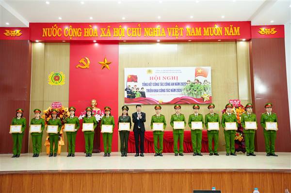 CÔNG AN PHƯỜNG LÊ THANH NGHỊ TỔ CHỨC HỘI NGHỊ TỔNG KẾT CÔNG TÁC CÔNG AN NĂM 2025, TRIỂN KHAI NHIỆM VỤ NĂM 2026