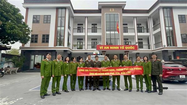 CÔNG AN PHƯỜNG LÊ THANH NGHỊ CHUNG TAY HỖ TRỢ ĐỒNG BÀO LŨ LỤT TỈNH ĐẮK LẮK