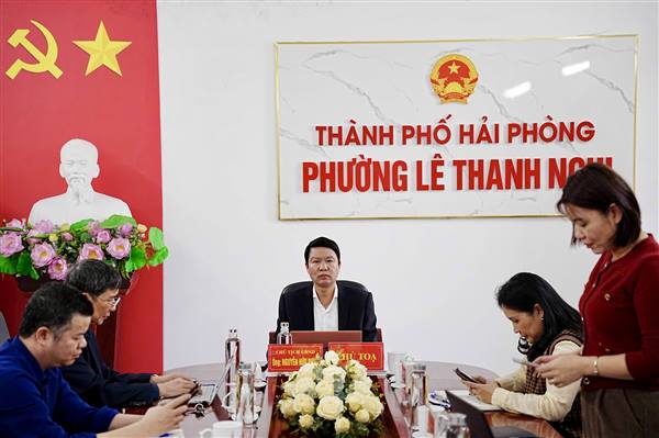 UBND PHƯỜNG TỔ CHƯC HỌP THƯỜNG KỲ LẦN 3 THÁNG 12 NĂM 2025