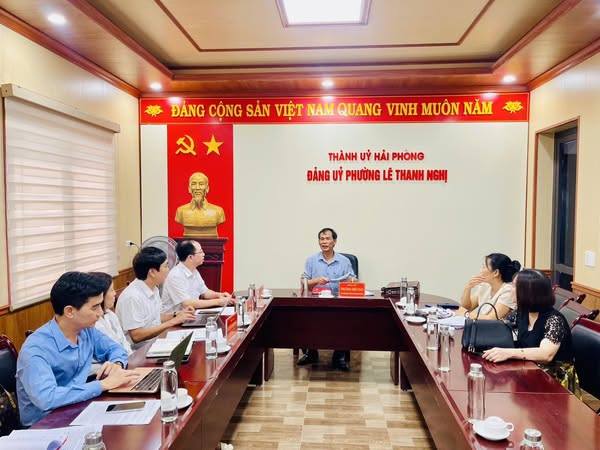 ĐẢNG ỦY PHƯỜNG LÊ THANH NGHỊ ĐÓN ĐOÀN CÔNG TÁC CỦA BAN TỔ CHỨC THÀNH ỦY HẢI PHÒNG VỀ LÀM VIỆC