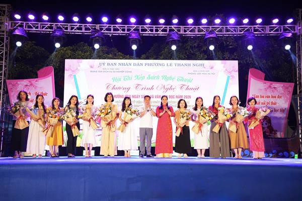 SÔI NỔI HỘI THI XẾP SÁCH NGHỆ THUẬT VÀ CHƯƠNG TRÌNH NGHỆ THUẬT HƯỞNG ỨNG NGÀY SÁCH VÀ VĂN HÓA ĐỌC VIỆT NAM 2026, HƯỚNG TỚI KỶ NIỆM 51 NĂM NGÀY GIẢI PHÓNG MIỀN NAM 30/4 VÀ QUỐC TẾ LAO ĐỘNG 01/5