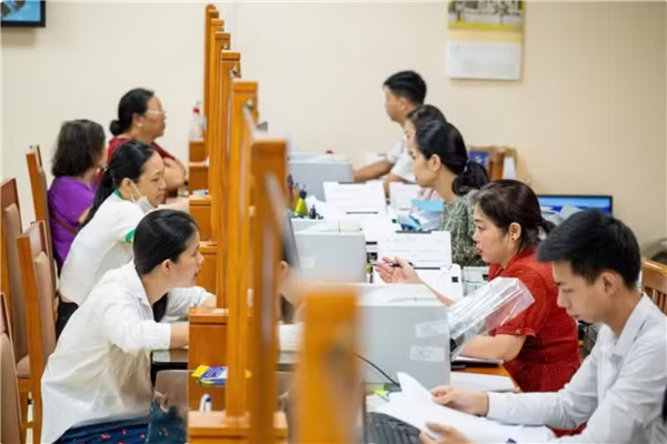 Gỡ vướng về nhân lực và chính sách trong vận hành chính quyền cấp xã