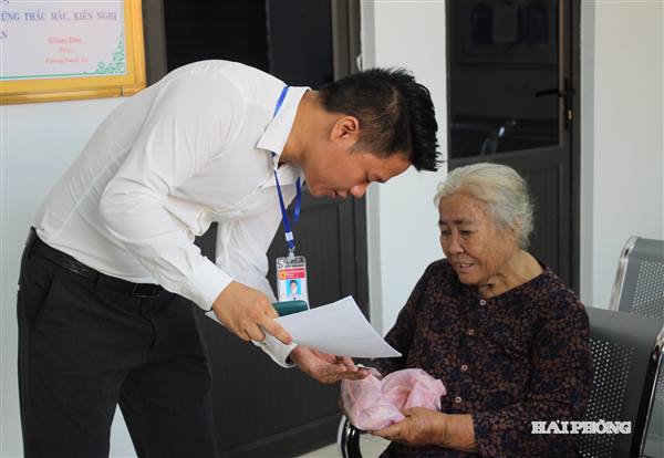 Chính quyền thân thiện từ thành phố đến cơ sở