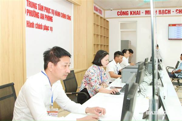 Đẩy nhanh cắt giảm, đơn giản hóa thủ tục hành chính, điều kiện kinh doanh