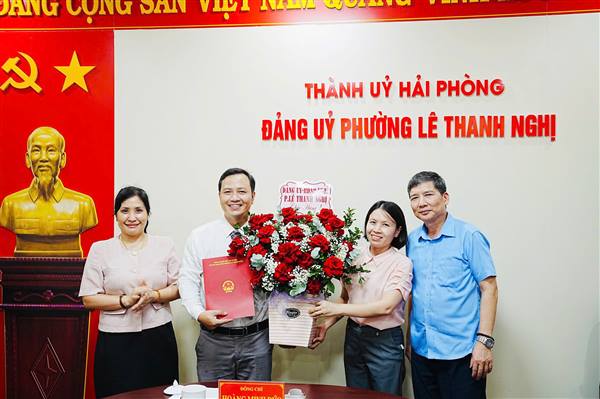 UBND PHƯỜNG LÊ THANH NGHỊ CÔNG BỐ QUYẾT ĐỊNH BỔ NHIỆM VÀ TRIỂN KHAI NHIỀU NHIỆM VỤ TRỌNG TÂM THÁNG 5/2026 