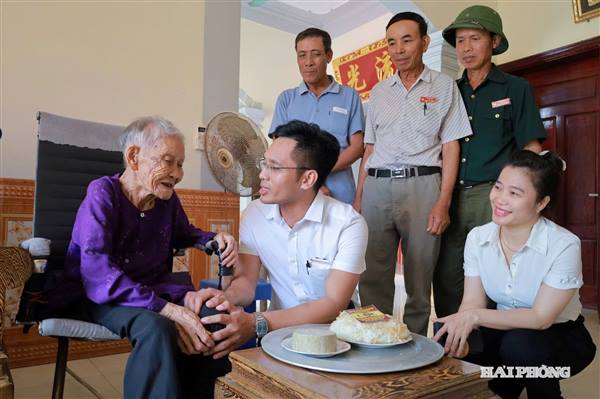 Cán bộ cơ sở tự nâng cao năng lực để thích ứng