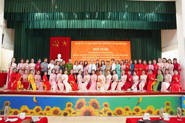 PHƯỜNG LÊ THANH NGHỊ TỔ CHỨC CÔNG BỐ CÁC QUYẾT ĐỊNH SÁP NHẬP TRƯỜNG MẦM NON LÊ THANH NGHỊ VÀO TRƯỜNG MẦM NON BÌNH MINH