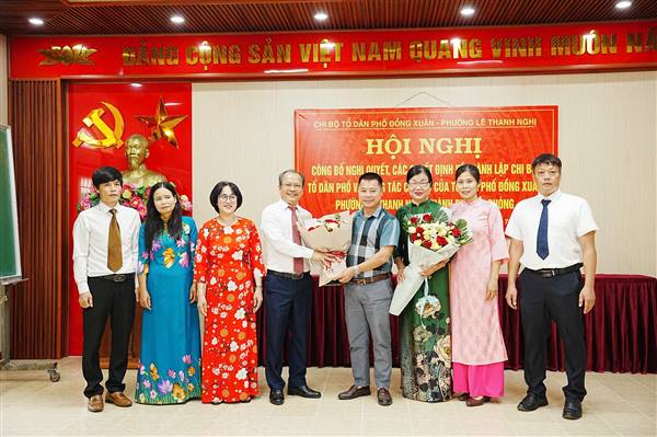 CHI BỘ CÁC TỔ DÂN PHỐ ĐỒNG XUÂN, MÁY SỨ, HÀ HẢI, TÂN KIM VÀ BÌNH LÂU TỔ CHỨC HỘI NGHỊ CÔNG BỐ CÁC NGHỊ QUYẾT, QUYẾT ĐỊNH VỀ SẮP XẾP, TỔ CHỨC LẠI TỔ DÂN PHỐ
