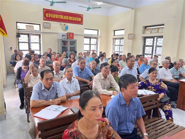 CHI BỘ CÁC TỔ DÂN PHỐ BẢO SÀI, CHỢ LỚN VÀ KIM CHI TỔ CHỨC HỘI NGHỊ CÔNG BỐ CÁC NGHỊ QUYẾT, QUYẾT ĐỊNH VỀ SẮP XẾP TỔ CHỨC LẠI TỔ DÂN PHỐ