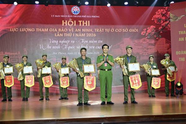 🏆 CHÚC MỪNG ĐỘI TUYỂN PHƯỜNG LÊ THANH NGHỊ GIÀNH GIẢI B TẠI HỘI THI LỰC LƯỢNG THAM GIA BẢO VỆ AN NINH, TRẬT TỰ Ở CƠ SỞ GIỎI CẤP THÀNH PHỐ