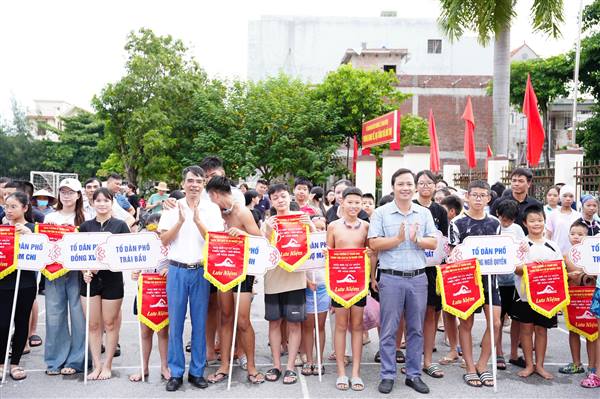 GIẢI BƠI CHÍNH THỨC KHỞI TRANH – LAN TỎA PHONG TRÀO HỌC BƠI, PHÒNG CHỐNG ĐUỐI NƯỚC TRÊN ĐỊA BÀN PHƯỜNG