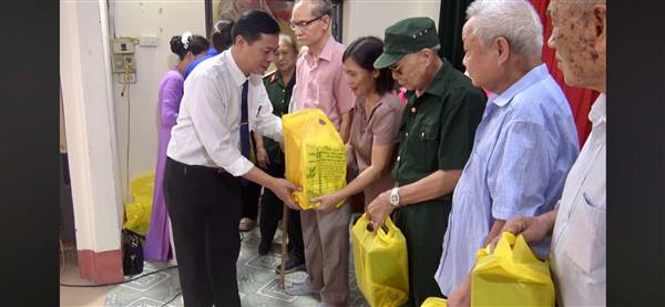  CÁC TỔ DÂN PHỐ: CHỢ MÁT, BÌNH MINH, QUYẾT THẮNG TỔ CHỨC NHIỀU HOẠT ĐỘNG TRI ÂN Ý NGHĨA