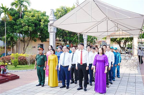 ĐẢNG ỦY - HĐND - UBND - ỦY BAN MTTQ VIỆT NAM PHƯỜNG LÊ THANH NGHỊ TỔ CHỨC LỄ DÂNG HƯƠNG TƯỞNG NIỆM CÁC ANH HÙNG LIỆT SĨ NHÂN KỶ NIỆM 79 NĂM NGÀY THƯƠNG BINH - LIỆT SĨ