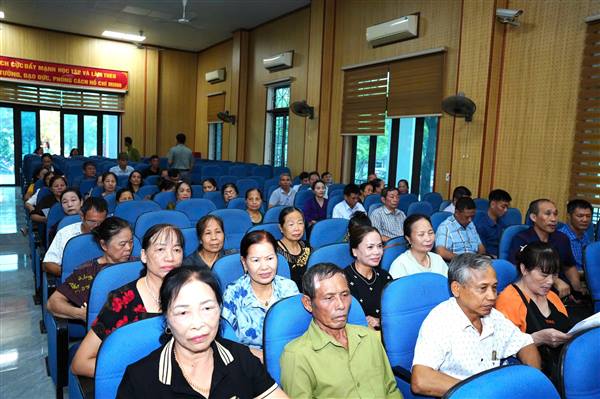 TRUNG TÂM DỊCH VỤ SỰ NGHIỆP CÔNG PHỐI HỢP HỘI NÔNG DÂN PHƯỜNG TỔ CHỨC TẬP HUẤN PHÁT TRIỂN NÔNG NGHIỆP ĐÔ THỊ, KINH DOANH NÔNG SẢN AN TOÀN