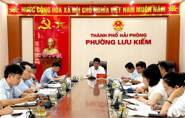 UBND PHƯỜNG LƯU KIẾM TỔ CHỨC HỘI NGHỊ SƠ KẾT 09 THÁNG ĐẦU NĂM 2025, TRIỂN KHAI NHIỆM VỤ 03 THÁNG CUỐI NĂM 