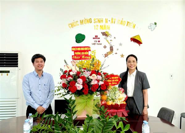 THĂM, TẶNG QUÀ CÁC DOANH NGHIỆP TIÊU BIỂU DỊP KỶ NIỆM 21 NĂM NGÀY DOANH NHÂN VIỆT NAM 13/10/2025 