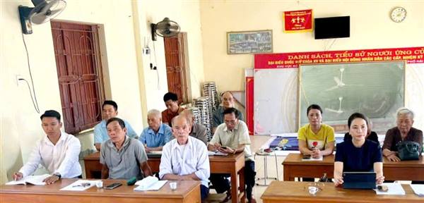 ĐỒNG CHÍ ĐÀO THỊ THÚY HẰNG - PHÓ BÍ THƯ THƯỜNG TRỰC ĐẢNG ỦY PHƯỜNG LƯU KIẾM DỰ SINH HOẠT TẠI CHI BỘ TỔ DÂN PHỐ SỐ 5