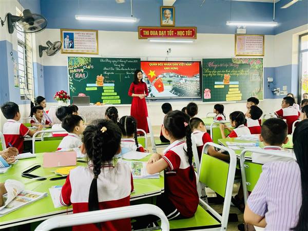TRƯỜNG TIỂU HỌC LƯU KIẾM TỔ CHỨC CHUYÊN ĐỀ CẤP TRƯỜNG