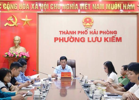 PHƯỜNG LƯU KIẾM TỔ CHỨC HỘI NGHỊ XÉT DUYỆT NGUỒN NAM CÔNG DÂN TRONG ĐỘ TUỔI GỌI NHẬP NGŨ NĂM 2027