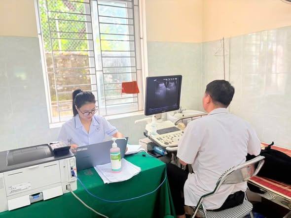 NHÂN DÂN KHU VỰC KÊNH GIANG TÍCH CỰC THAM GIA KHÁM SỨC KHỎE ĐỊNH KỲ, KHÁM SÀNG LỌC MIỄN PHÍ