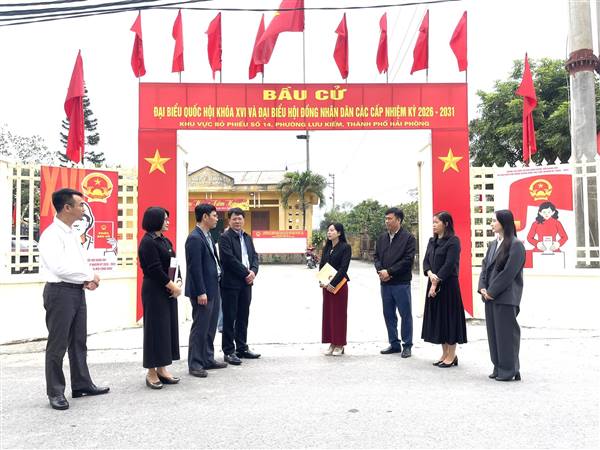 KIỂM TRA, GIÁM SÁT CÔNG TÁC BẦU CỬ TRÊN ĐỊA BÀN PHƯỜNG LƯU KIẾM