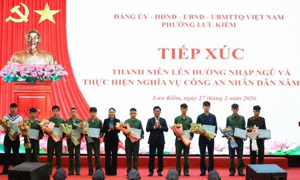 PHƯỜNG LƯU KIẾM TỔ CHỨC HỘI NGHỊ TIẾP XÚC THANH NIÊN LÊN ĐƯỜNG NHẬP NGŨ VÀ THỰC HIỆN NGHĨA VỤ THAM GIA CÔNG AN NHÂN DÂN NĂM 2026