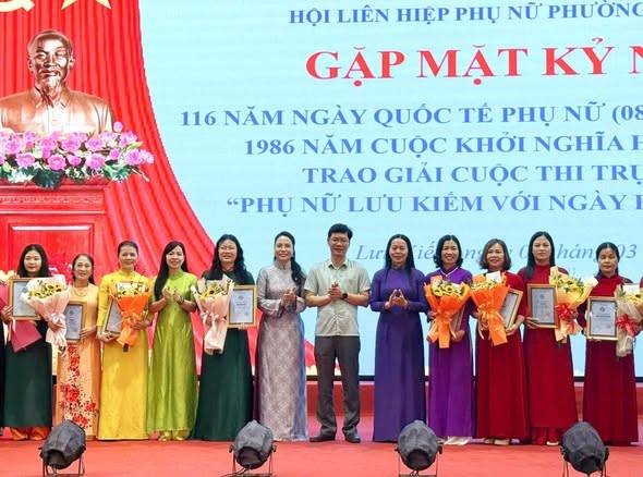 HỘI LIÊN HIỆP PHỤ NỮ PHƯỜNG LƯU KIẾM TỔ CHỨC CHƯƠNG TRÌNH GẶP MẶT KỶ NIỆM 08/3