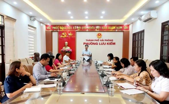 UBND PHƯỜNG LƯU KIẾM TỔ CHỨC HỘI NGHỊ ĐÁNH GIÁ KẾT QUẢ QUÝ I, TRIỂN KHAI NHIỆM VỤ GIÁO DỤC QUÝ II NĂM 2026