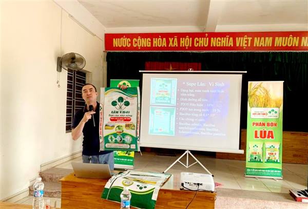 TẬP HUẤN KỸ THUẬT CHĂM SÓC LÚA VỤ XUÂN 2026 TẠI TỔ DÂN PHỐ CÂY QUÂN