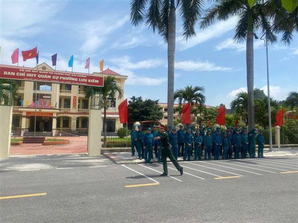 SẮC XANH TRÊN BÃI TẬP: PHƯỜNG LƯU KIẾM RÈN NGHIÊM KỶ LUẬT TRONG MÙA HUẤN LUYỆN DÂN QUÂN CƠ ĐỘNG