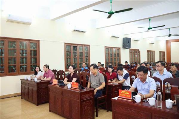 PHƯỜNG LƯU KIẾM THAM DỰ HỘI NGHỊ TOÀN QUỐC NGHIÊN CỨU, HỌC TẬP, QUÁN TRIỆT VÀ TRIỂN KHAI THỰC HIỆN NGHỊ QUYẾT SỐ 10-NQ/TW CỦA BỘ CHÍNH TRỊ