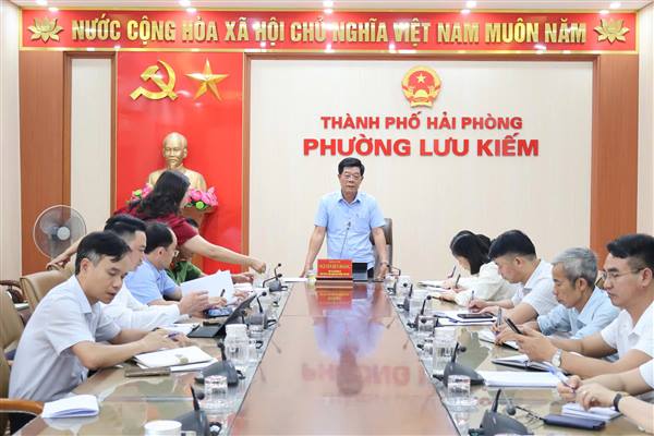UBND PHƯỜNG LƯU KIẾM TỔ CHỨC HỘI NGHỊ ĐÁNH GIÁ CÔNG TÁC QUẢN LÝ TRẬT TỰ ĐÔ THỊ, TRẬT TỰ CÔNG CỘNG VÀ HÀNH LANG AN TOÀN GIAO THÔNG