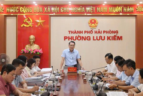 ĐOÀN KIỂM TRA CỦA BAN THƯỜNG VỤ THÀNH ỦY HẢI PHÒNG VỀ CÔNG TÁC KHOA HỌC, CÔNG NGHỆ, ĐỔI MỚI SÁNG TẠO, CHUYỂN ĐỔI SỐ VÀ GIÁO DỤC, ĐÀO TẠO LÀM VIỆC TẠI PHƯỜNG LƯU KIẾM