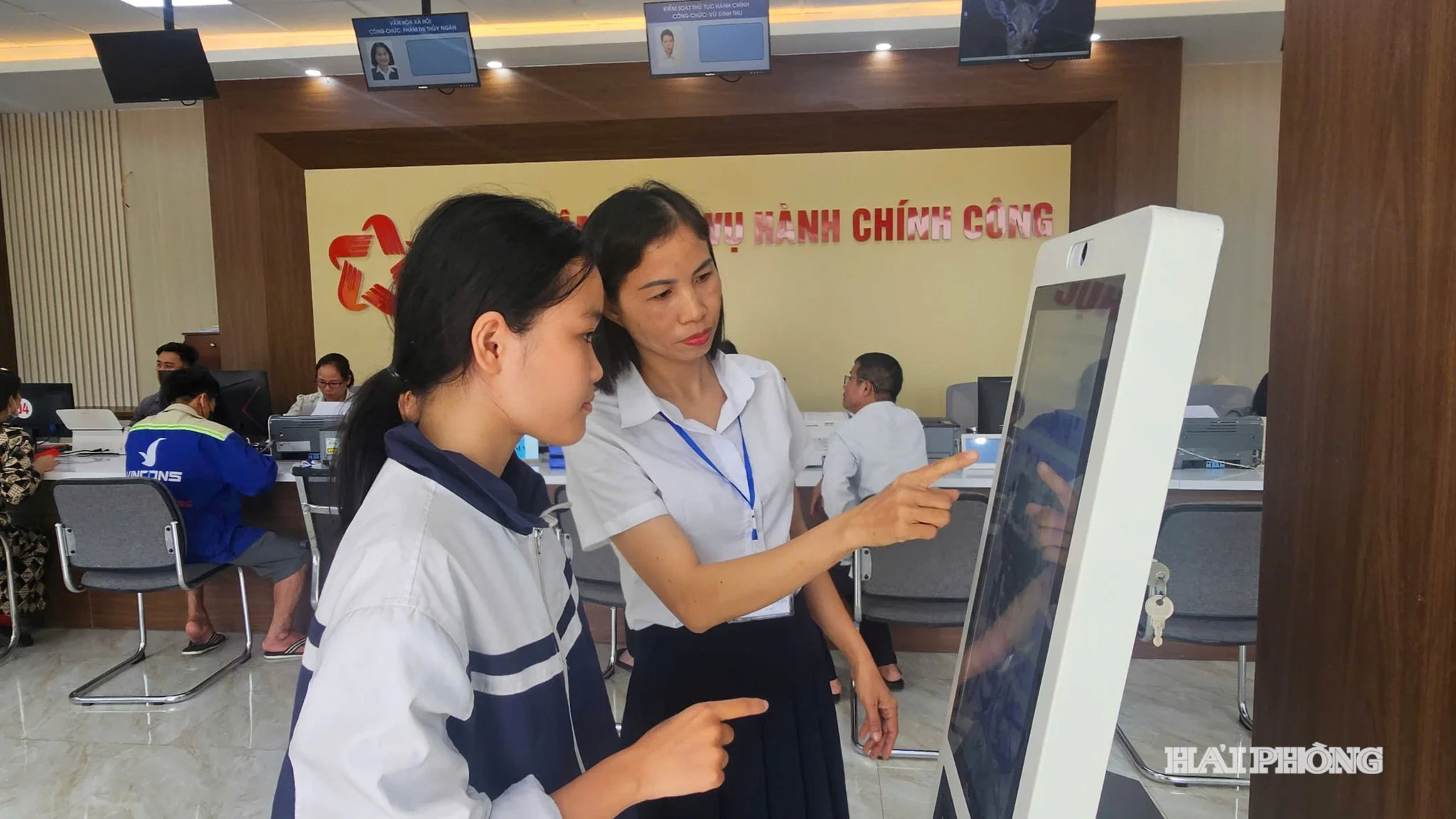Số hoá tại Trung tâm Phục vụ hành chính công phường Lưu Kiếm