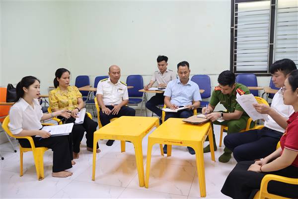 KIỂM TRA, GIÁM SÁT HOẠT ĐỘNG HỘ KINH DOANH, HỢP TÁC XÃ TRÊN ĐỊA BÀN PHƯỜNG LƯU KIẾM NĂM 2026