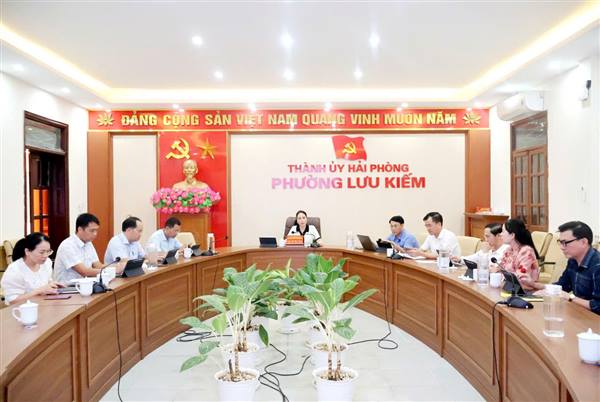 THƯỜNG TRỰC HĐND PHƯỜNG LƯU KIẾM TỔ CHỨC PHIÊN HỌP THƯỜNG KỲ THÁNG 8 NĂM 2026