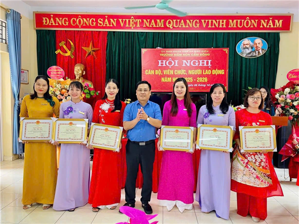 HỘI NGHỊ CÁN BỘ, VIÊN CHỨC, NGƯỜI LAO ĐỘNG TRƯỜNG MẦM NON CẨM ĐÔNG NĂM HỌC 2025 - 2026.