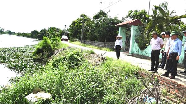 Đoàn công tác  kiểm tra, đánh giá hiện trạng hệ thống công trình thủy lợi trước mùa mưa bão năm 2025 và thăm một số mô hình sản xuất nông nghiệp trên địa bàn xã