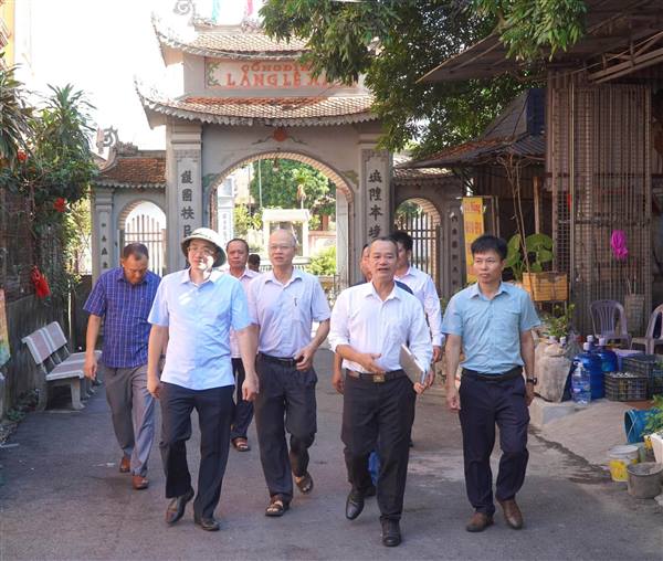 ĐỒNG CHÍ BÍ THƯ ĐẢNG ỦY XÃ MAO ĐIỀN KIỂM TRA, LÀM VIỆC VỚI THÔN LÊ VŨ
