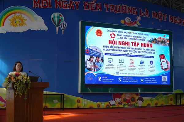 XÃ MAO ĐIỀN: ĐƯA DỊCH VỤ CÔNG TRỰC TUYẾN ĐẾN GẦN DÂN, HƯỚNG DẪN NGƯỜI DÂN THỰC HIỆN THỦ TỤC HÀNH CHÍNH NGAY TẠI CƠ SỞ
