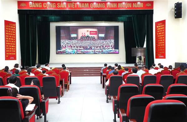 XÃ MAO ĐIỀN THAM DỰ HỘI NGHỊ TRỰC TUYẾN TOÀN QUỐC NGHIÊN CỨU, HỌC TẬP, QUÁN TRIỆT VÀ TRIỂN KHAI THỰC HIỆN NGHỊ QUYẾT HỘI NGHỊ LẦN THỨ TƯ BAN CHẤP HÀNH TRUNG ƯƠNG ĐẢNG KHOÁ XIV.

