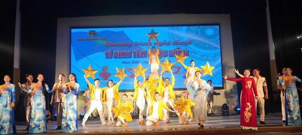 Sôi nổi chương trình nghệ thuật “Công an nhân dân vì nước quên thân, vì dân phục vụ” tại xã Mao Điền