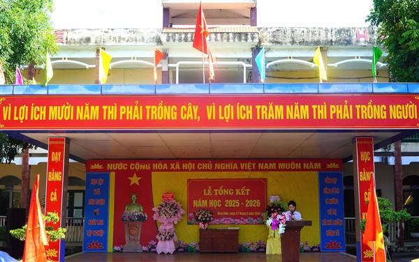 TRƯỜNG THCS CẨM ĐIỀN LONG TRỌNG TỔ CHỨC LỄ TỔNG KẾT NĂM HỌC 2025 - 2026