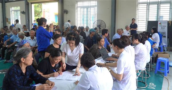 XÃ MAO ĐIỀN QUAN TÂM CHĂM SÓC SỨC KHỎE NHÂN DÂN, ĐẶC BIỆT LÀ NGƯỜI CAO TUỔI