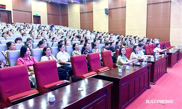 Phụ nữ Hải Phòng đồng hành cùng con trong thời đại số