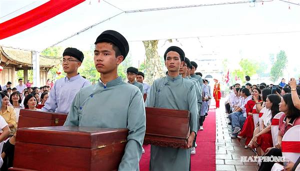 Học lịch sử từ những 'địa chỉ đỏ' ở địa phương
