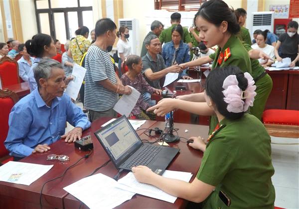 Phụ nữ Công an xã Mao Điền thi đua “Ba nhất”, xây dựng hình ảnh đẹp trong lòng Nhân dân