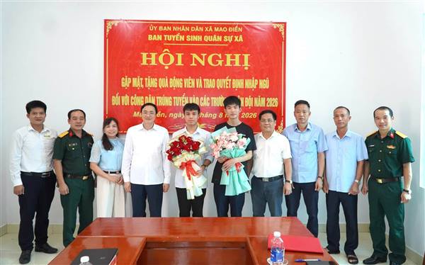 MAO ĐIỀN GẶP MẶT, ĐỘNG VIÊN HAI THANH NIÊN TRÚNG TUYỂN CÁC TRƯỜNG TRONG QUÂN ĐỘI NĂM 2026
